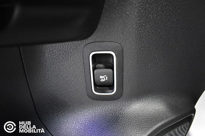 MERCEDES-BENZ GLA 200 d Automatic Premium